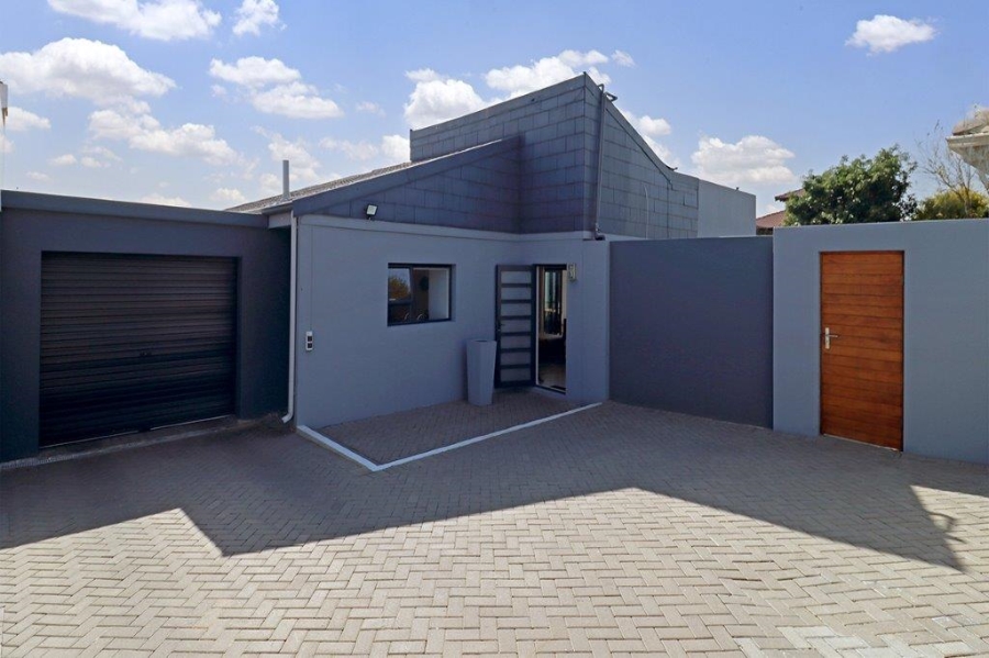 3 Bedroom Property for Sale in Marais Steyn Park Gauteng