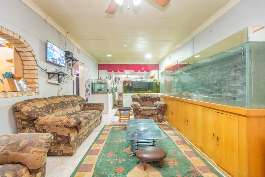 6 Bedroom Property for Sale in Tenacre A H Gauteng