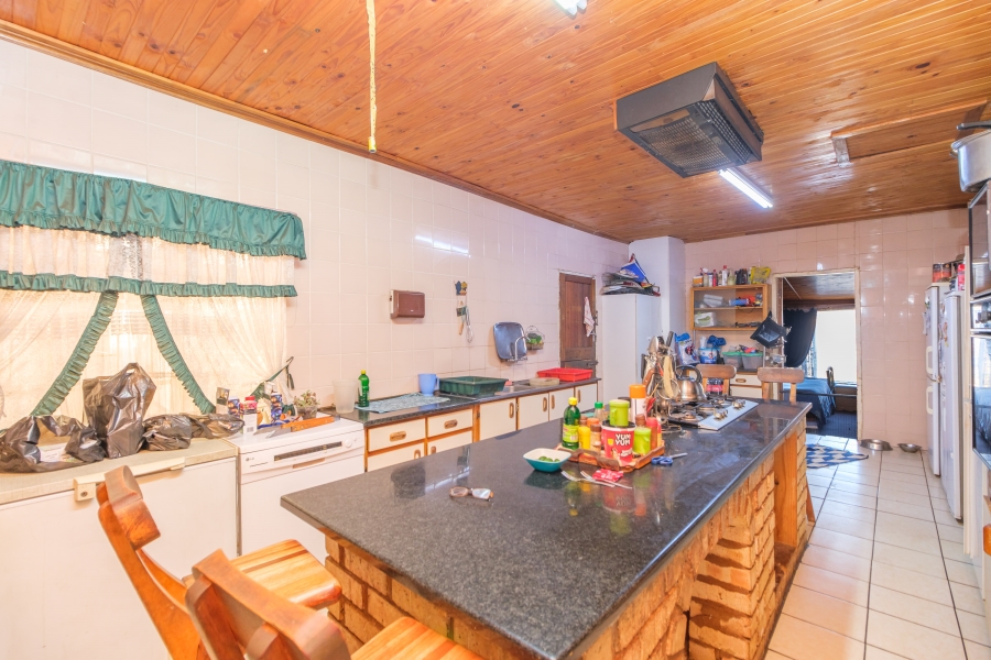 6 Bedroom Property for Sale in Tenacre A H Gauteng