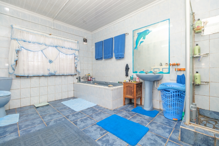 6 Bedroom Property for Sale in Tenacre A H Gauteng