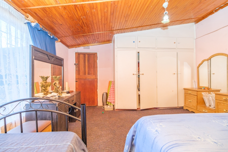 6 Bedroom Property for Sale in Tenacre A H Gauteng