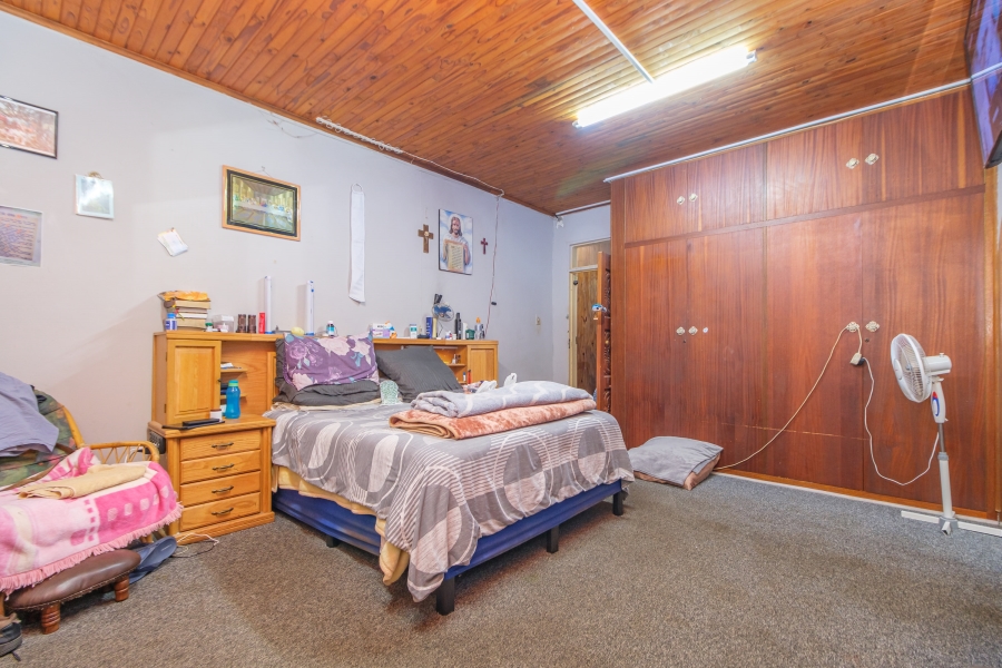 6 Bedroom Property for Sale in Tenacre A H Gauteng