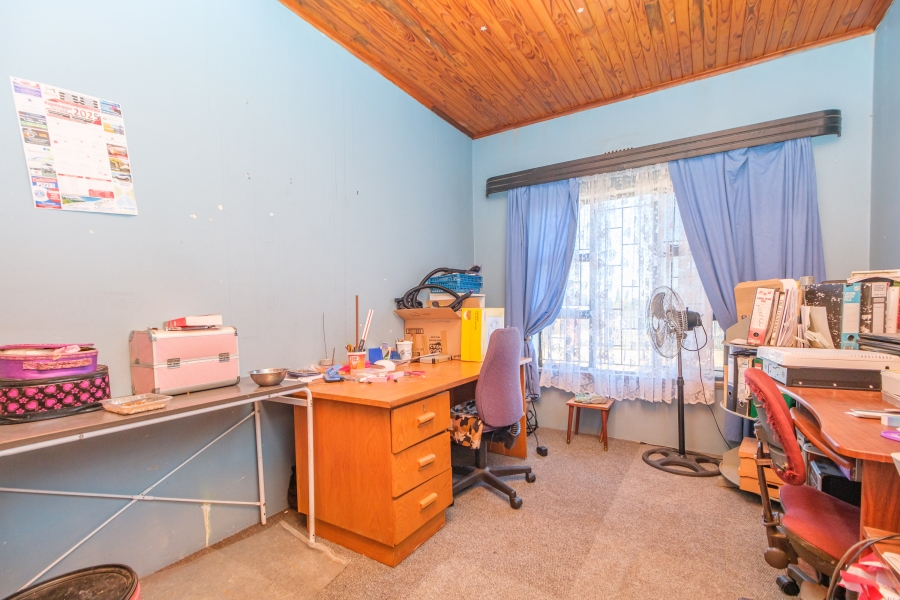 6 Bedroom Property for Sale in Tenacre A H Gauteng