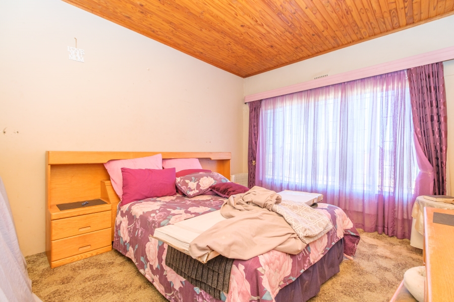 6 Bedroom Property for Sale in Tenacre A H Gauteng