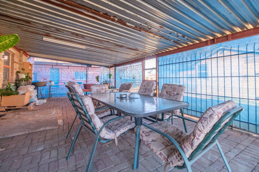 6 Bedroom Property for Sale in Tenacre A H Gauteng