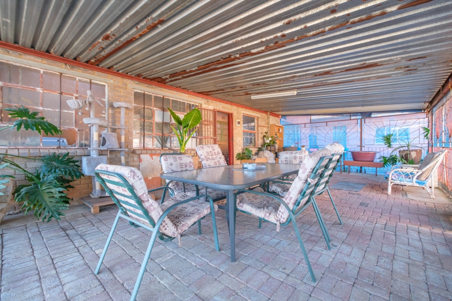 6 Bedroom Property for Sale in Tenacre A H Gauteng