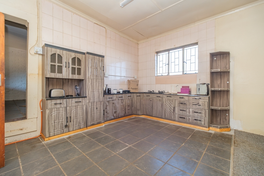 6 Bedroom Property for Sale in Tenacre A H Gauteng