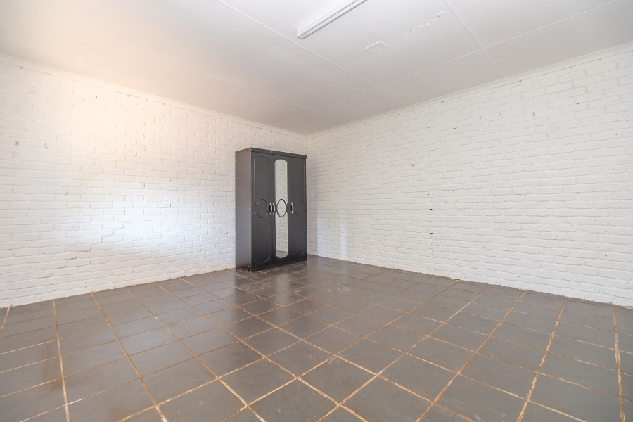 6 Bedroom Property for Sale in Tenacre A H Gauteng