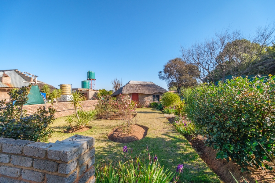 6 Bedroom Property for Sale in Tenacre A H Gauteng