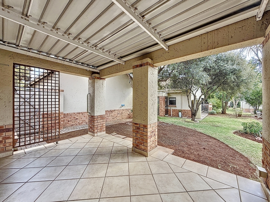 To Let 1 Bedroom Property for Rent in The Meadows Gauteng