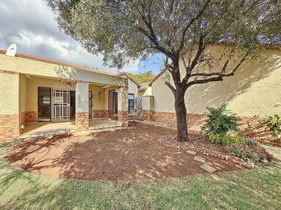 To Let 1 Bedroom Property for Rent in The Meadows Gauteng