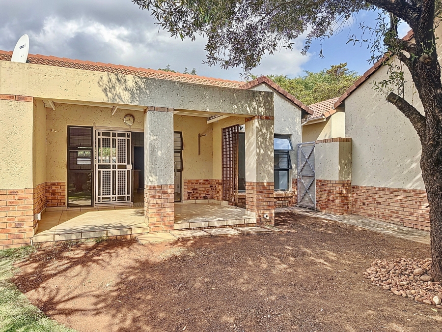 To Let 1 Bedroom Property for Rent in The Meadows Gauteng