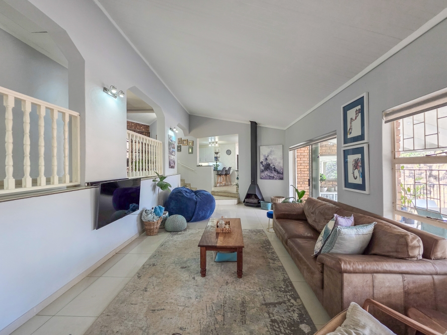 5 Bedroom Property for Sale in Faerie Glen Gauteng