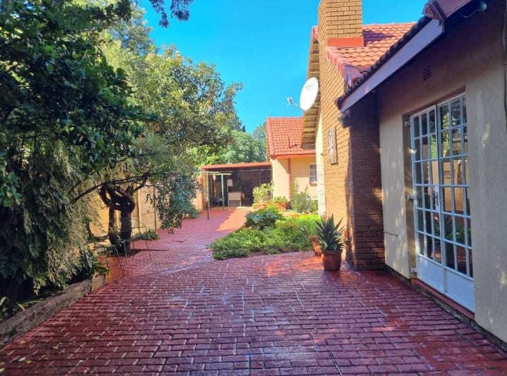 4 Bedroom Property for Sale in Brackenhurst Gauteng