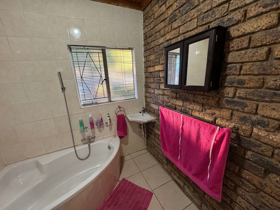 3 Bedroom Property for Sale in Elspark Gauteng