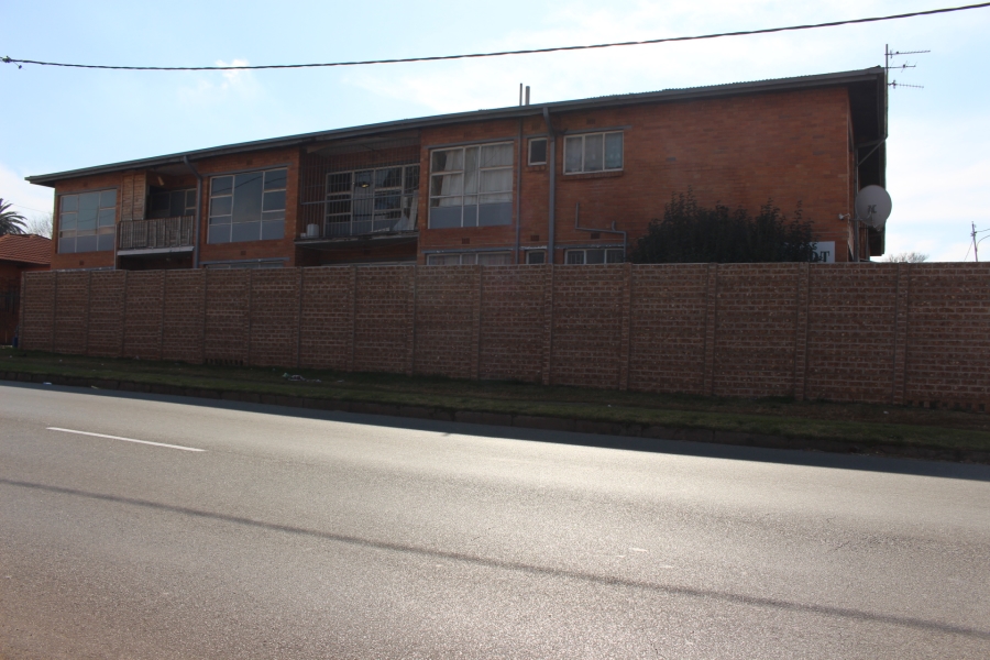 2 Bedroom Property for Sale in Maraisburg Gauteng