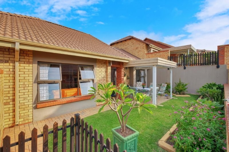 3 Bedroom Property for Sale in Olivedale Gauteng
