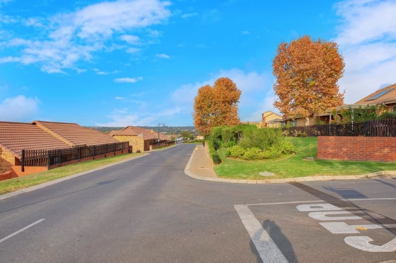 3 Bedroom Property for Sale in Olivedale Gauteng