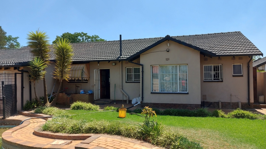 3 Bedroom Property for Sale in Crystal Park Gauteng