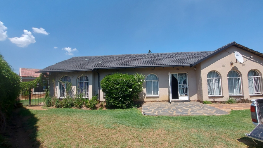 3 Bedroom Property for Sale in Crystal Park Gauteng