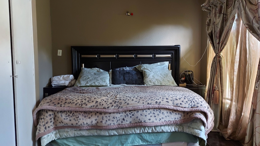 3 Bedroom Property for Sale in Crystal Park Gauteng
