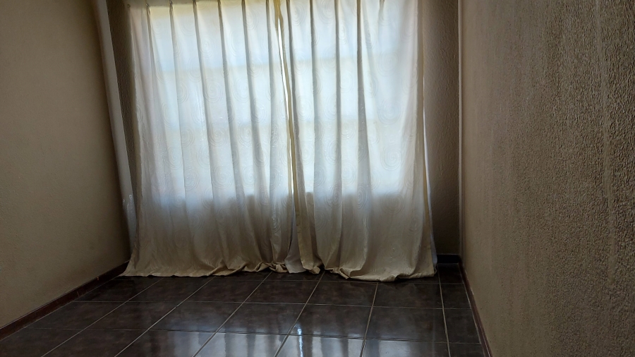 3 Bedroom Property for Sale in Crystal Park Gauteng