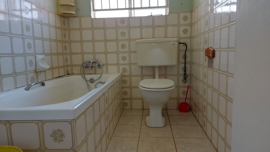 3 Bedroom Property for Sale in Crystal Park Gauteng