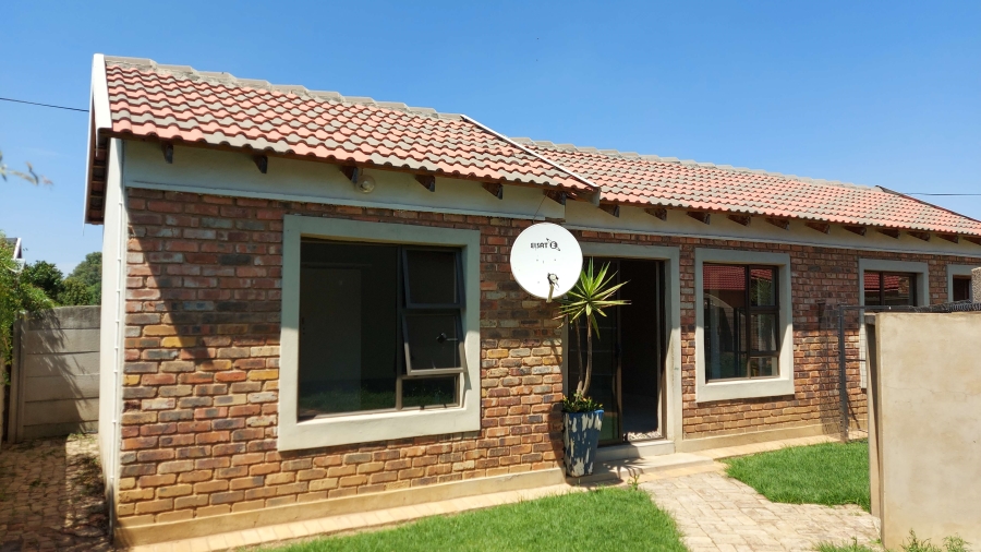 3 Bedroom Property for Sale in Crystal Park Gauteng