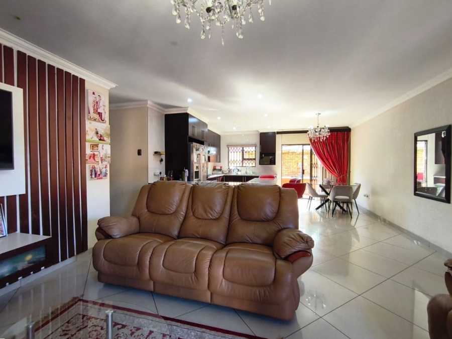 3 Bedroom Property for Sale in New Redruth Gauteng