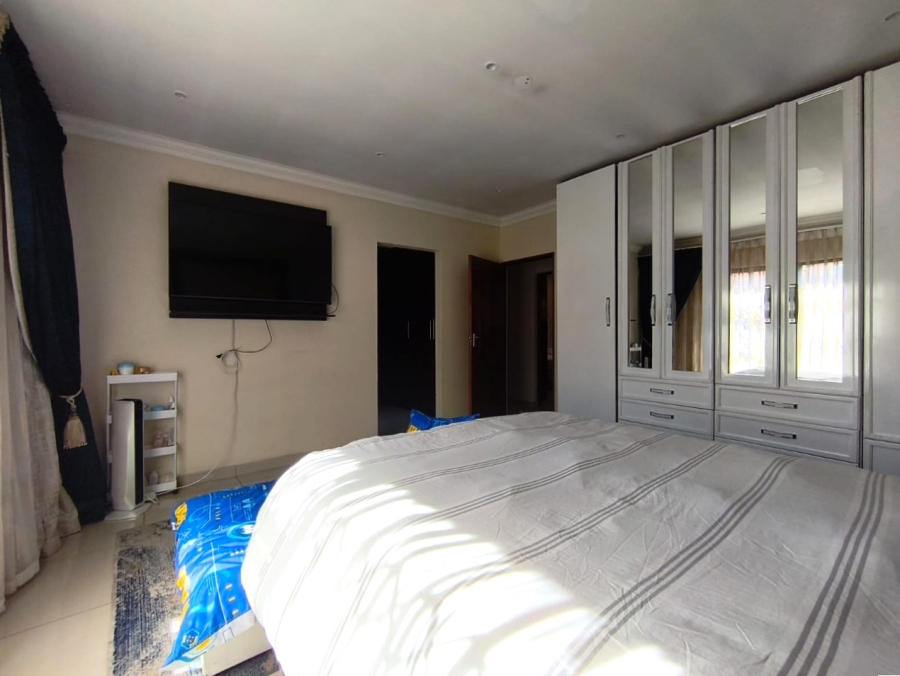 3 Bedroom Property for Sale in New Redruth Gauteng