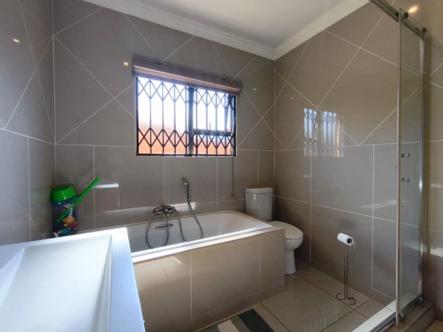 3 Bedroom Property for Sale in New Redruth Gauteng