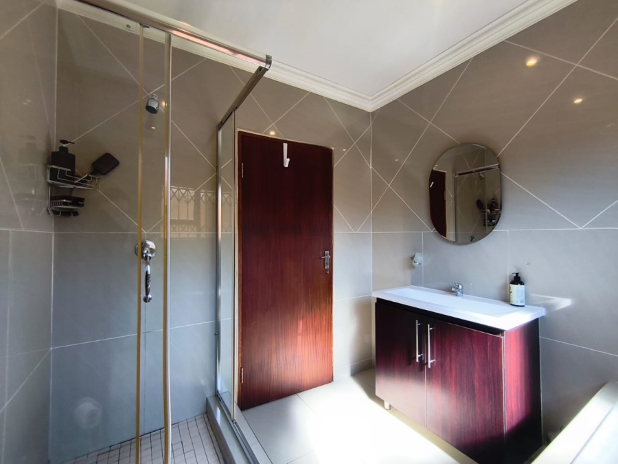 3 Bedroom Property for Sale in New Redruth Gauteng