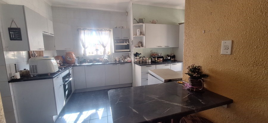 4 Bedroom Property for Sale in Westonaria Gauteng