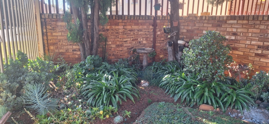 4 Bedroom Property for Sale in Westonaria Gauteng