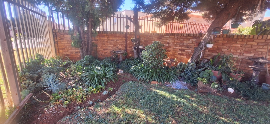 4 Bedroom Property for Sale in Westonaria Gauteng