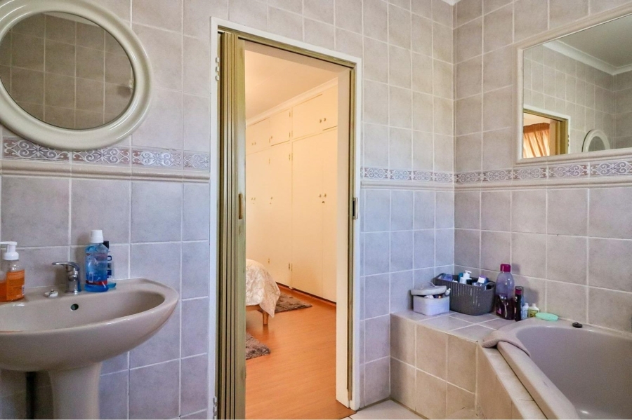 4 Bedroom Property for Sale in Randhart Gauteng