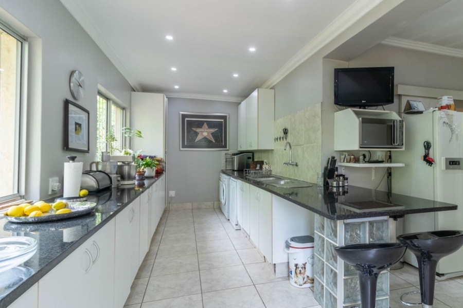3 Bedroom Property for Sale in Edenvale Central Gauteng