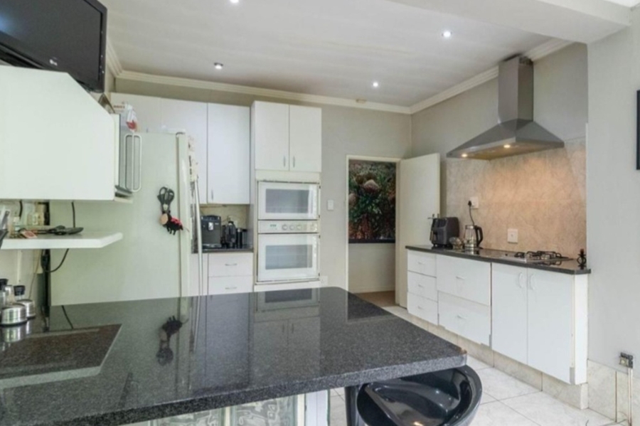 3 Bedroom Property for Sale in Edenvale Central Gauteng
