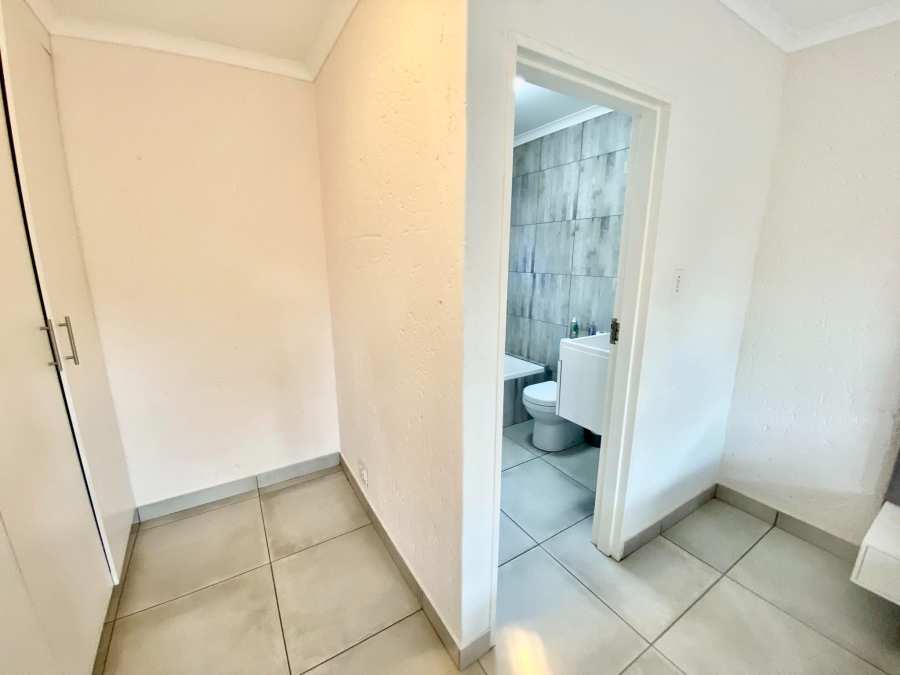 To Let 2 Bedroom Property for Rent in Morningside Gauteng