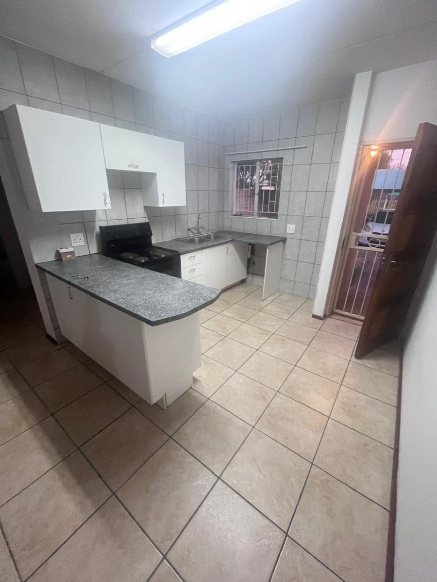 To Let 2 Bedroom Property for Rent in Parkdene Gauteng