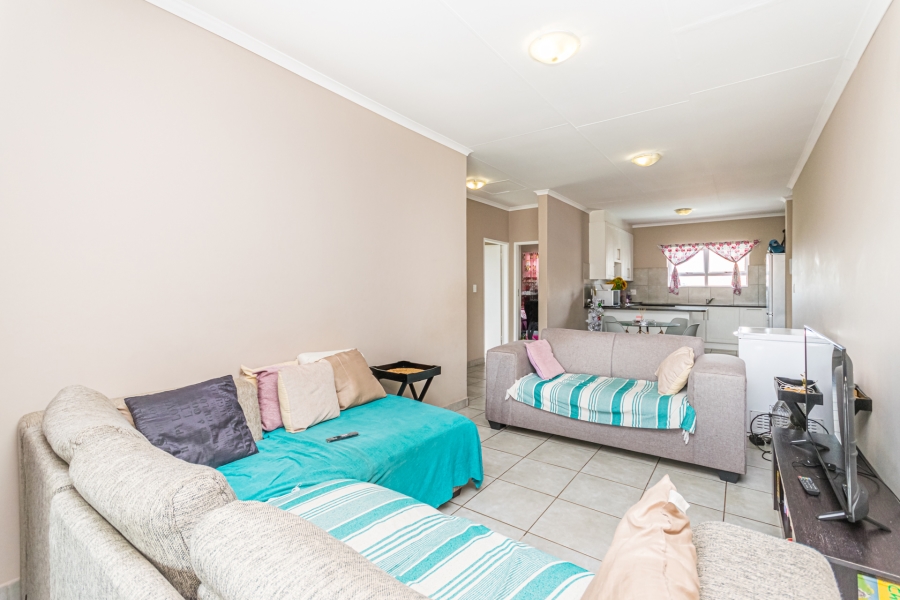 2 Bedroom Property for Sale in Die Hoewes Gauteng