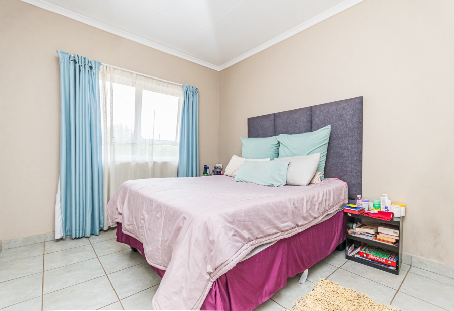 2 Bedroom Property for Sale in Die Hoewes Gauteng