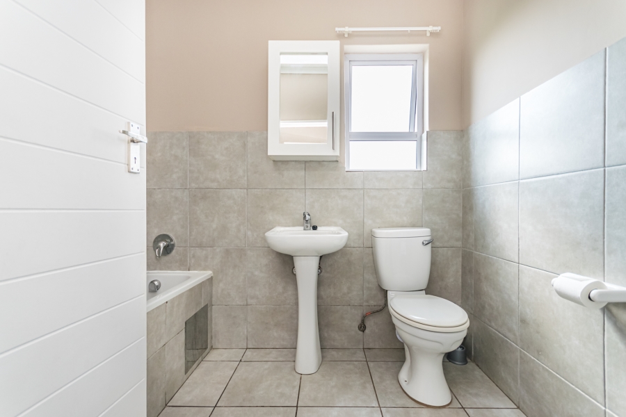2 Bedroom Property for Sale in Die Hoewes Gauteng