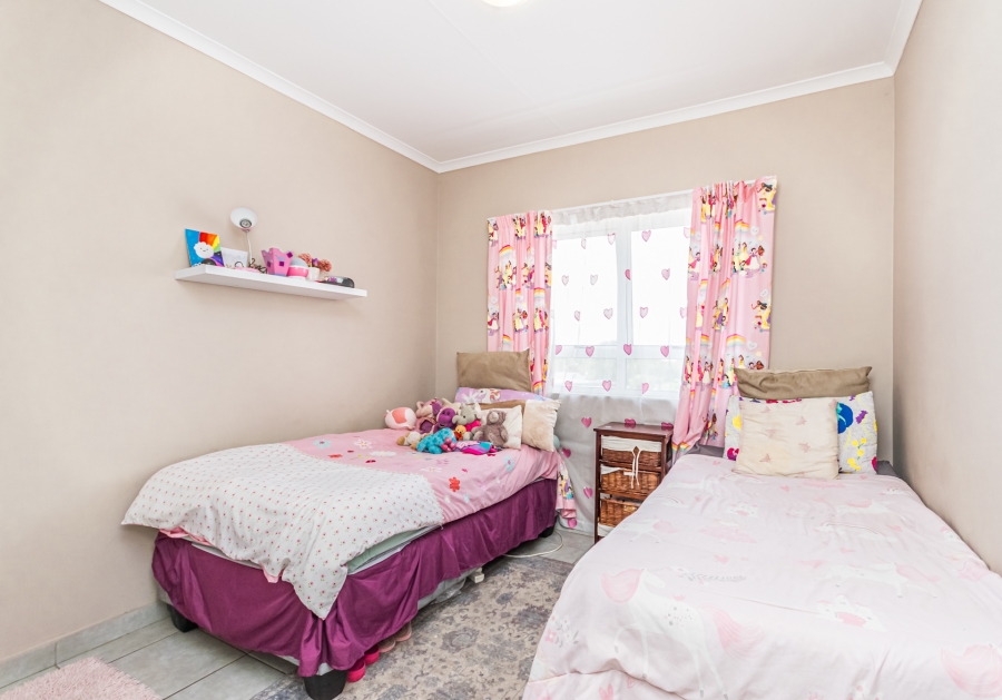 2 Bedroom Property for Sale in Die Hoewes Gauteng