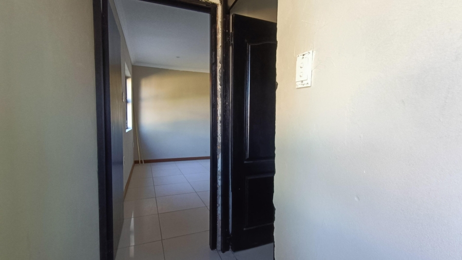 To Let 1 Bedroom Property for Rent in Oakdene Gauteng
