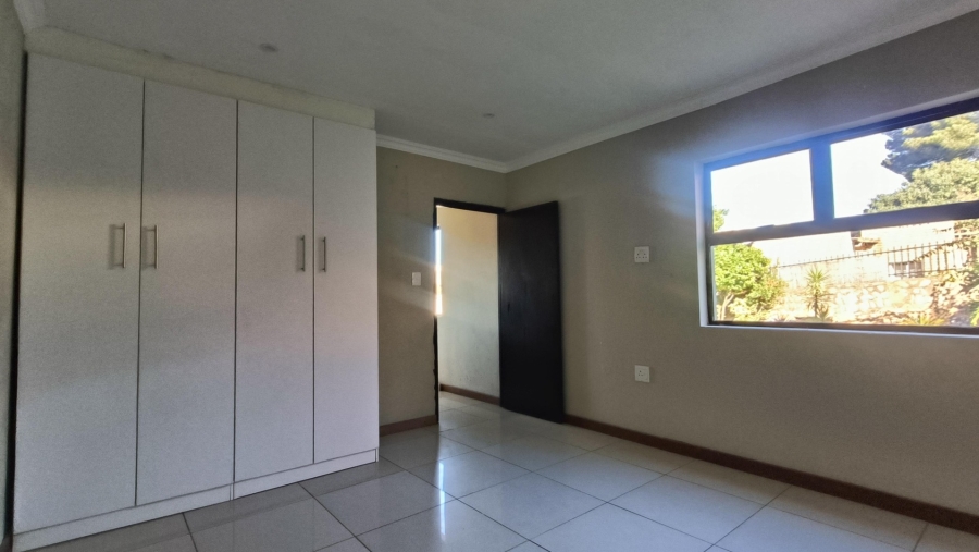 To Let 1 Bedroom Property for Rent in Oakdene Gauteng