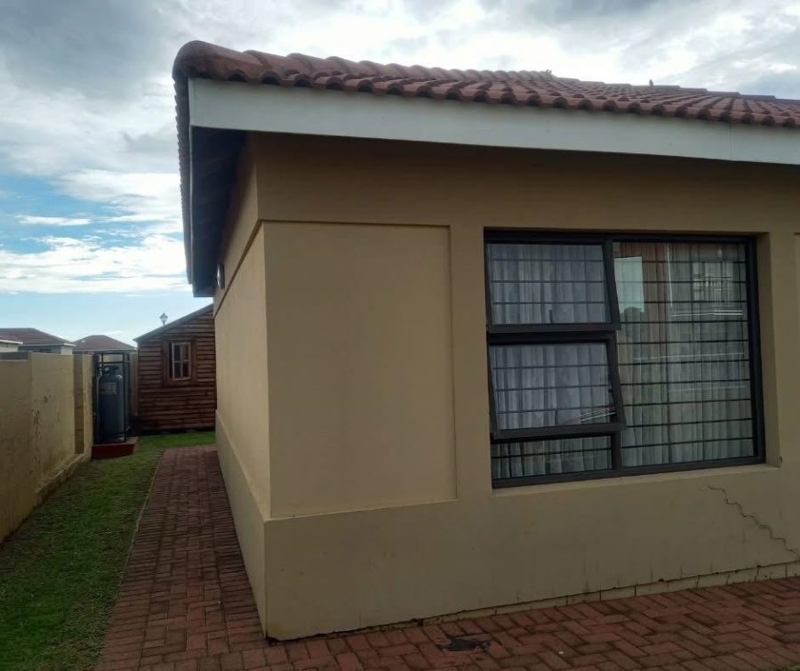 To Let 2 Bedroom Property for Rent in Sonneveld Gauteng