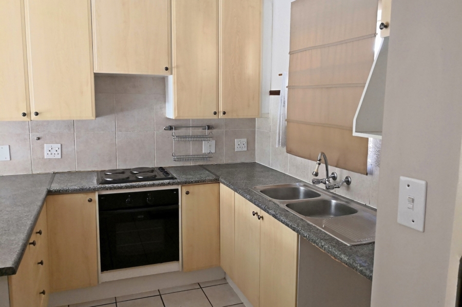 2 Bedroom Property for Sale in Monavoni Gauteng