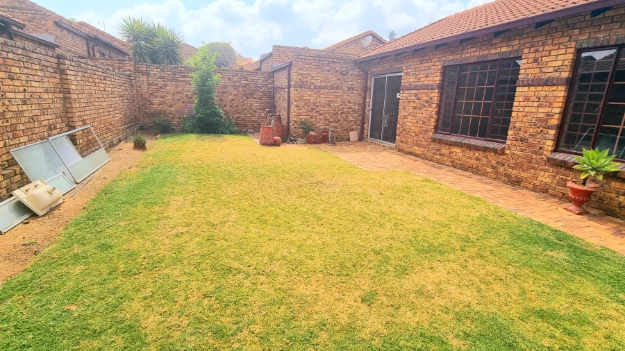 2 Bedroom Property for Sale in Halfway Gardens Gauteng