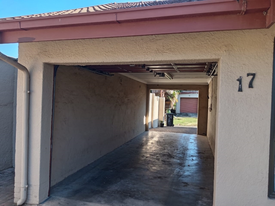 4 Bedroom Property for Sale in Mindalore Gauteng